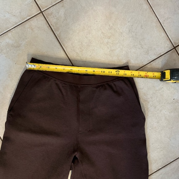 Lululemon Lab Esker joggers in dark cedar/black. Size 6. Worn once. - Picture 10 of 13